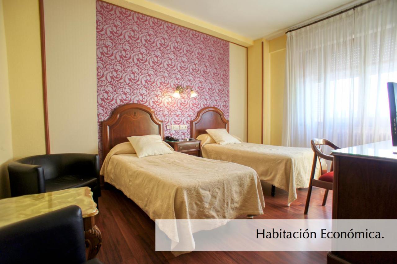Hotel Montermoso Аранда де Дуеро Екстериор снимка