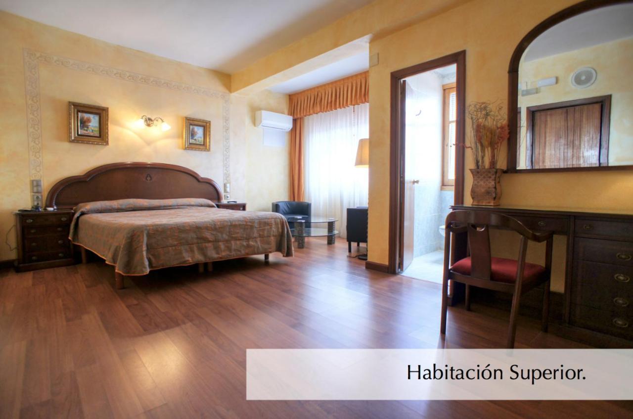 Hotel Montermoso Аранда де Дуеро Екстериор снимка