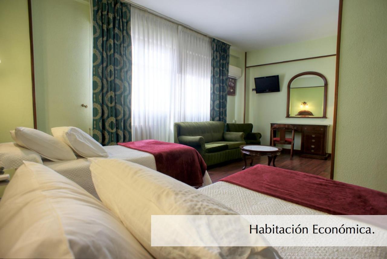 Hotel Montermoso Аранда де Дуеро Екстериор снимка