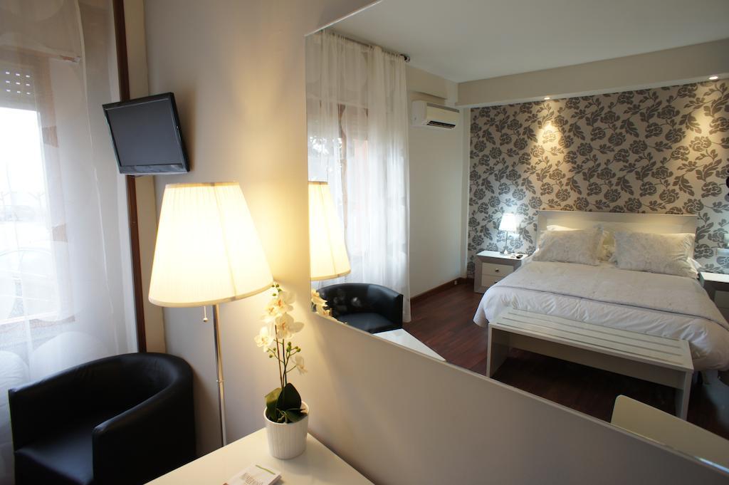 Hotel Montermoso Аранда де Дуеро Екстериор снимка