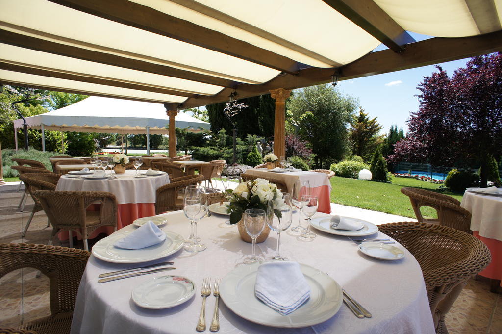 Hotel Montermoso Аранда де Дуеро Екстериор снимка
