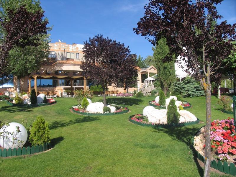 Hotel Montermoso Аранда де Дуеро Екстериор снимка